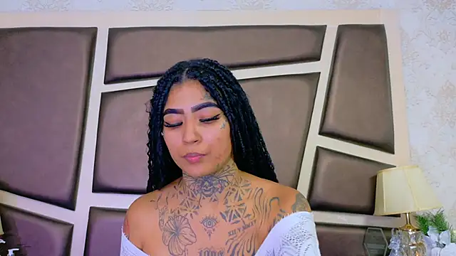 EmilieLake online show from May 2026 07:29:01 PM