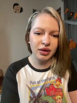 Mia Kamp online show from October 2025 08:21:02 PM