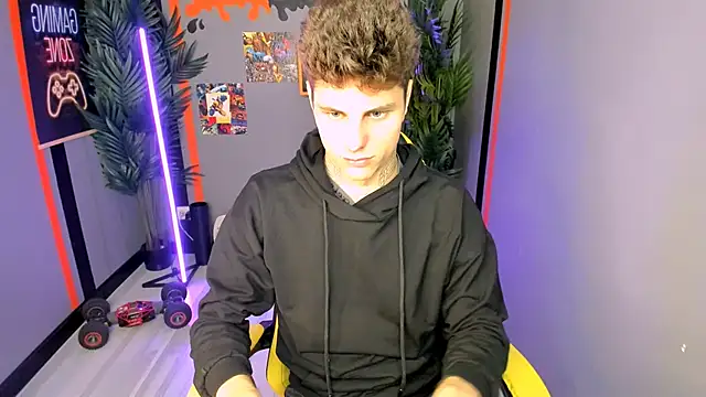 Snapshot of JackWolw chatting on October 2025 03:43:01 PM JackWolw online show from October 2025 03:43:01 PM