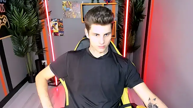 Snapshot of JackWolw chatting on October 2025 10:10:01 PM JackWolw online show from October 2025 10:10:01 PM