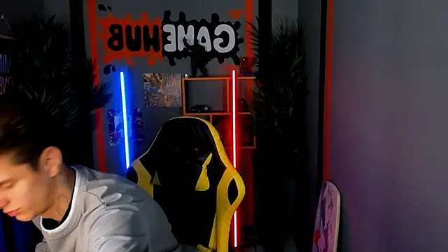 Snapshot of JackWolw chatting on November 2025 11:05:01 PM JackWolw online show from November 2025 11:05:01 PM