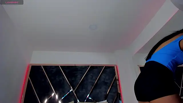 Snapshot of SusanaHenao chatting on September 2025 05:12:02 PM SusanaHenao online show from September 2025 05:12:02 PM