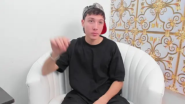 LittleDanny  online show from November 2025 04:07:01 PM