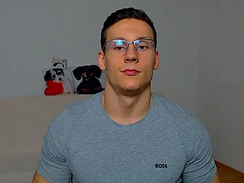 ZeinMiracles online show from October 2025 07:00:01 PM