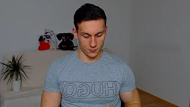 ZeinMiracles online show from November 2025 11:05:01 PM