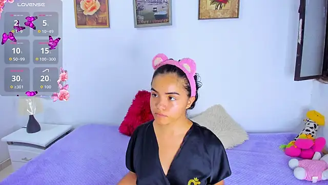 Snapshot of Valeri_13 chatting on November 2025 04:18:02 AM Valeri 13 online show from November 2025 04:18:02 AM