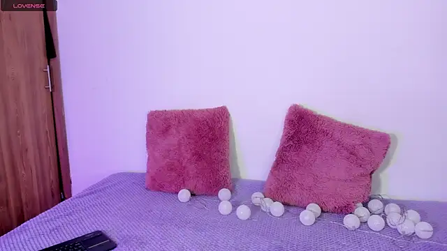 Snapshot of Valeri_13 chatting on December 2025 04:08:01 AM Valeri 13 online show from December 2025 04:08:01 AM