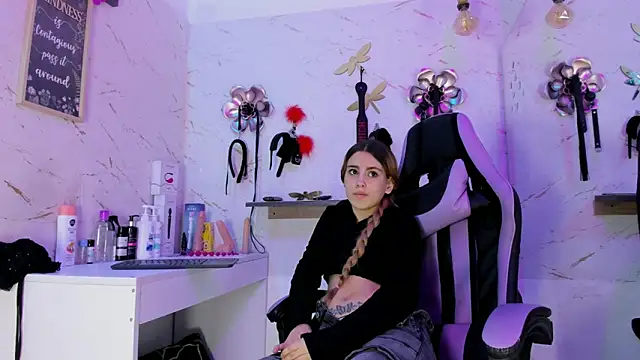 Natasha-Adams online show from April 2026 09:08:01 PM