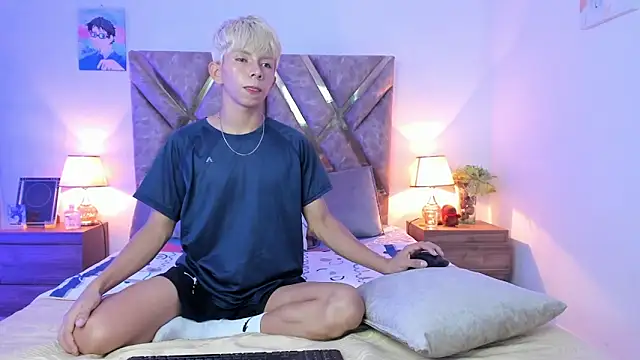 Snapshot of Hyunjin_Son chatting on February 2026 04:36:01 PM Hyunjin Son online show from February 2026 04:36:01 PM