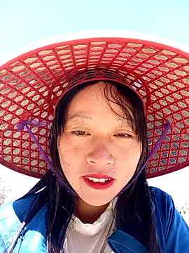 Snapshot of tcm-cute chatting on December 2025 05:03:01 AM tcm-cute online show from December 2025 05:03:01 AM