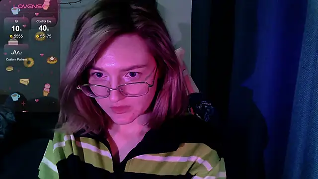 cute1stranger online show from September 2025 11:43:02 AM