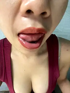 Yumii 09 online show from October 2025 09:13:02 PM