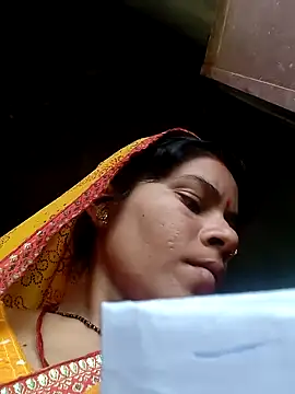 Snapshot of Idhika_Handoo chatting on September 2025 10:48:02 AM Idhika Handoo online show from September 2025 10:48:02 AM