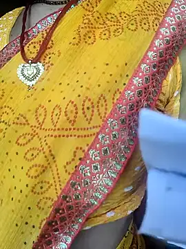 Snapshot of Idhika_Handoo chatting on September 2025 10:28:01 AM Idhika Handoo online show from September 2025 10:28:01 AM