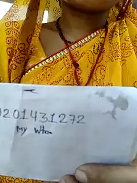 Snapshot of Idhika_Handoo chatting on September 2025 08:40:01 AM Idhika Handoo online show from September 2025 08:40:01 AM