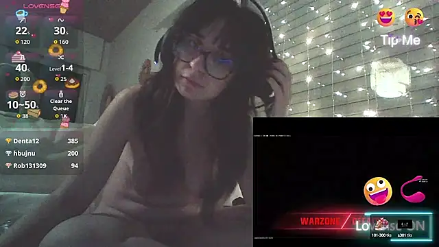 Snapshot of CornetDeGlace chatting on September 2025 10:31:02 PM CornetDeGlace online show from September 2025 10:31:02 PM