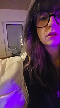 Snapshot of CornetDeGlace chatting on November 2025 07:34:02 PM CornetDeGlace online show from November 2025 07:34:02 PM