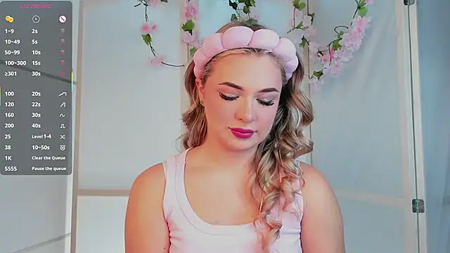 Snapshot of AliaBuerstatte chatting on October 2025 07:11:01 PM AliaBuerstatte online show from October 2025 07:11:01 PM