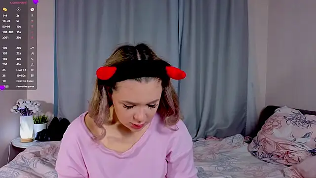 Snapshot of AliaBuerstatte chatting on December 2025 06:07:01 AM AliaBuerstatte online show from December 2025 06:07:01 AM