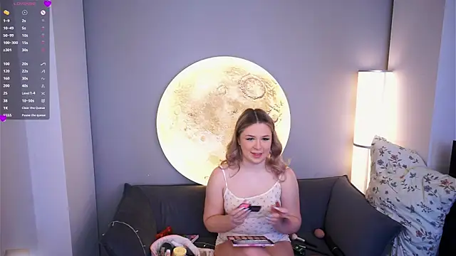 Snapshot of AliaBuerstatte chatting on December 2025 06:06:01 AM AliaBuerstatte online show from December 2025 06:06:01 AM