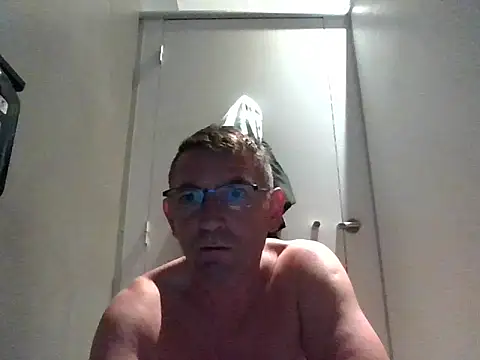 IMGTomi online show from April 2026 10:11:01 AM