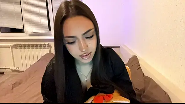 Leaf Unto online show from November 2025 02:24:02 PM