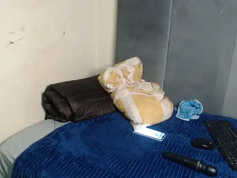 Tyllorsavage online show from September 2025 02:15:02 AM