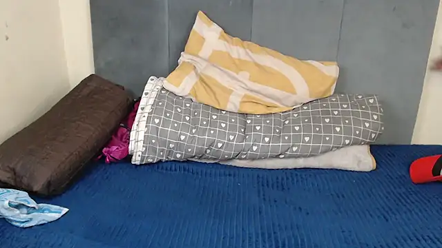 Tyllorsavage online show from October 2025 05:00:01 PM