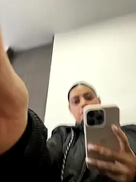 Snapshot of AlannaEvons chatting on October 2025 09:45:01 PM AlannaEvons online show from October 2025 09:45:01 PM