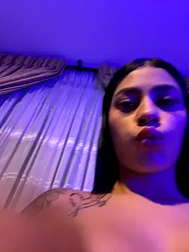 Snapshot of AlannaEvons chatting on October 2025 11:04:02 PM AlannaEvons online show from October 2025 11:04:02 PM