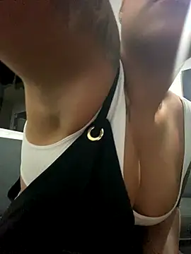 Snapshot of AlannaEvons chatting on October 2025 12:55:01 AM AlannaEvons online show from October 2025 12:55:01 AM