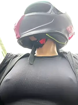 Snapshot of AlannaEvons chatting on October 2025 04:19:01 PM AlannaEvons online show from October 2025 04:19:01 PM