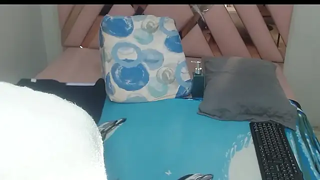 jamesrodriguez44 online show from December 2025 05:19:02 PM