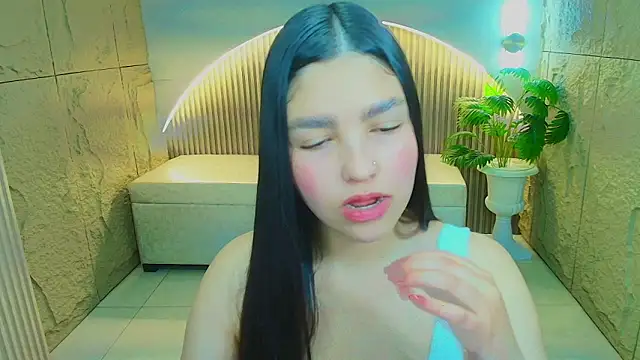 Snapshot of luna__r chatting on October 2025 12:27:01 PM luna r online show from October 2025 12:27:01 PM