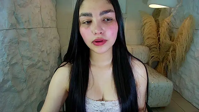 Snapshot of luna__r chatting on October 2025 07:52:01 PM luna r online show from October 2025 07:52:01 PM