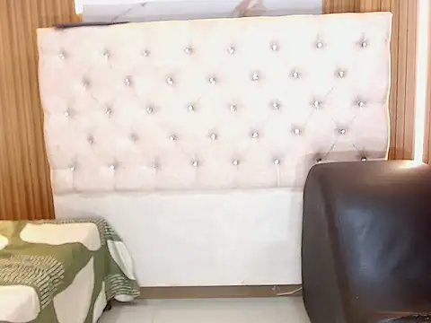 Snapshot of sabrina_roosa chatting on October 2025 11:30:01 AM sabrina roosa online show from October 2025 11:30:01 AM