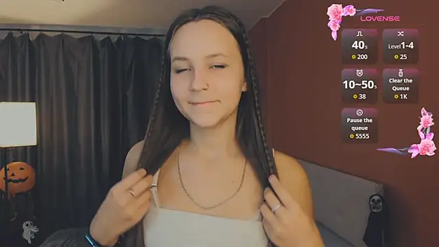 Snapshot of day_may chatting on October 2025 01:45:01 PM day may online show from October 2025 01:45:01 PM