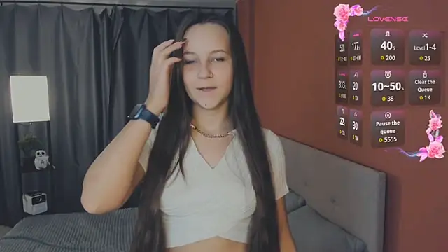 Snapshot of day_may chatting on December 2025 03:10:01 PM day may online show from December 2025 03:10:01 PM