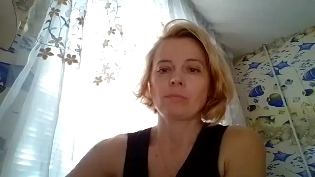 Snapshot of LiluXRose chatting on September 2025 01:01:01 PM LiluXRose online show from September 2025 01:01:01 PM