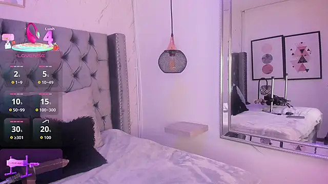 Ariel Wattson online show from October 2025 07:33:01 PM