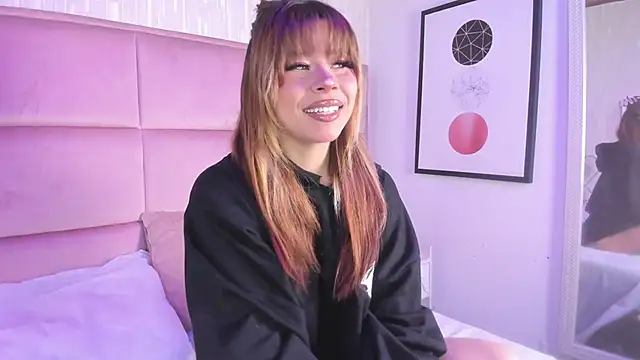 Ariel Wattson online show from October 2025 07:37:01 PM