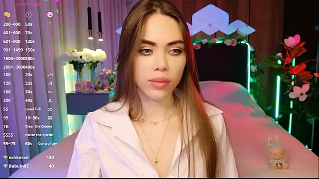 MimiFors online show from November 2025 04:41:02 PM