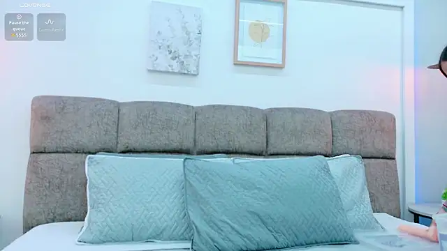 Ashley Evans22 online show from October 2025 07:54:01 PM