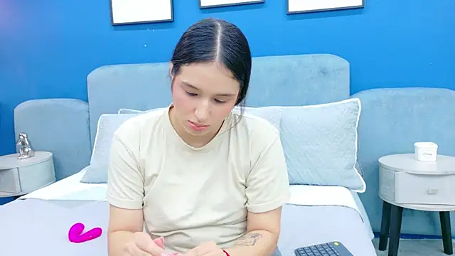 Ashley Evans22 online show from November 2025 09:13:01 PM