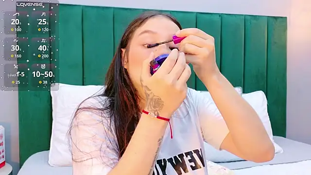 Ashley Evans22 online show from January 2026 09:17:01 PM