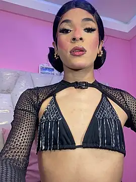 Amira Ember online show from June 2026 04:11:02 AM