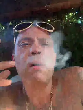 Snapshot of gitanomadrid chatting on May 2026 06:17:01 PM gitanomadrid online show from May 2026 06:17:01 PM