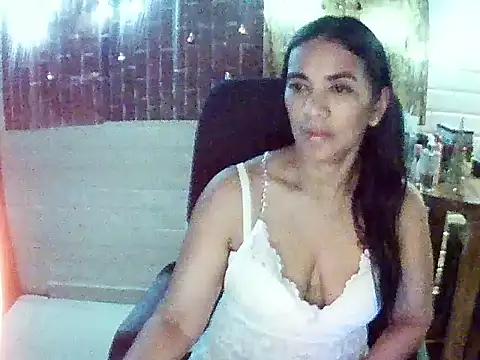 Snapshot of MiiaVelasquez chatting on November 2025 04:15:01 AM MiiaVelasquez online show from November 2025 04:15:01 AM