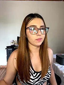 Snapshot of CoraVibes chatting on September 2025 07:38:01 PM CoraVibes online show from September 2025 07:38:01 PM