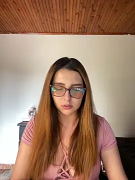 Snapshot of CoraVibes chatting on October 2025 07:43:01 PM CoraVibes online show from October 2025 07:43:01 PM